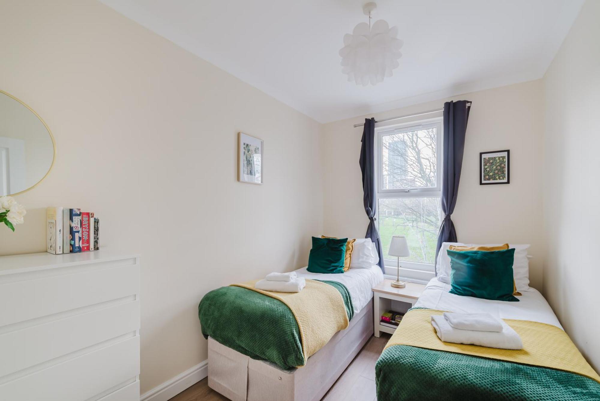 Modern Cosy Corner Flat 3 Bed And Loft Sleep 7 People Apartment London Exterior photo