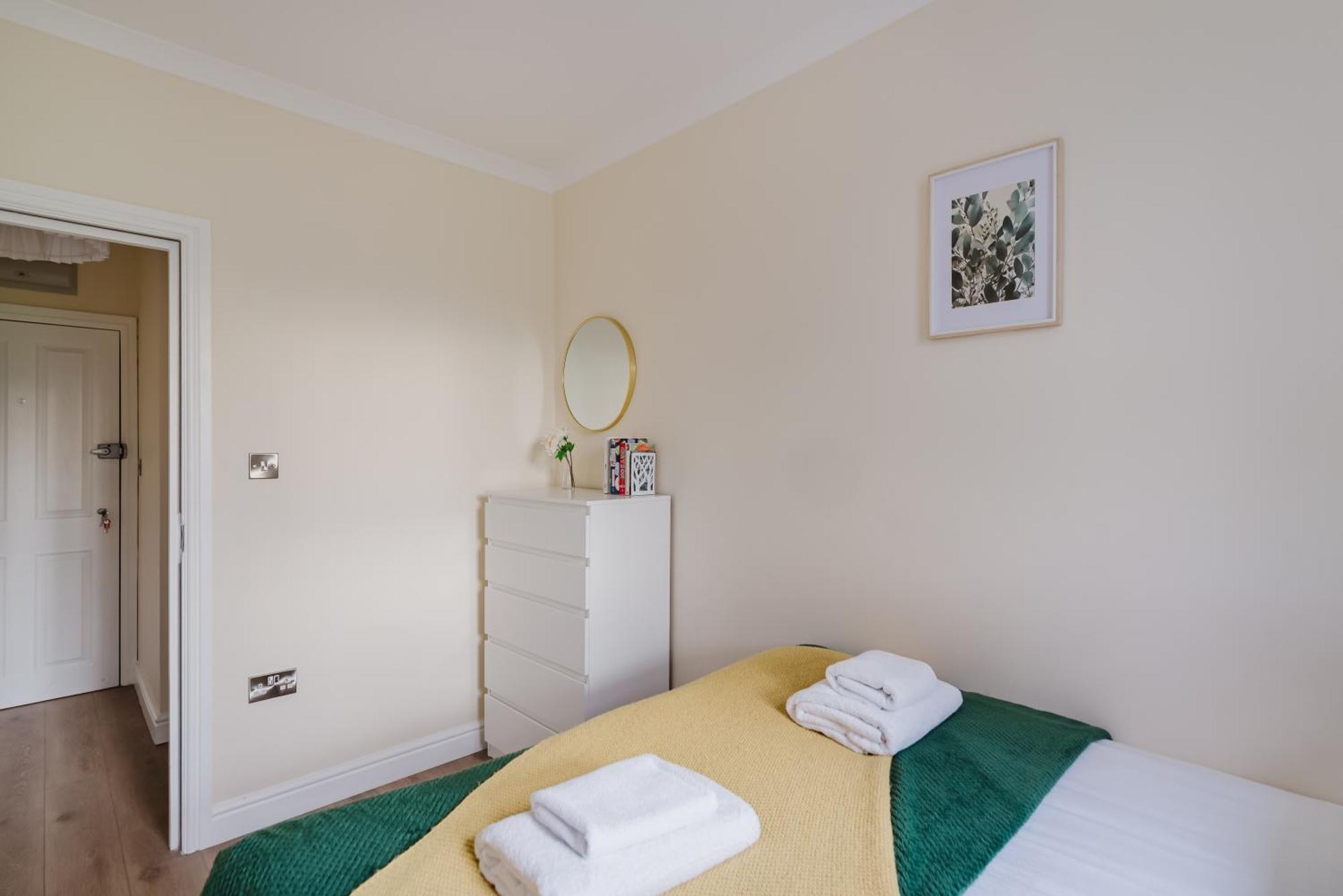Modern Cosy Corner Flat 3 Bed And Loft Sleep 7 People Apartment London Exterior photo